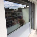 Installation de châssis en pvc avec stores à Fléron